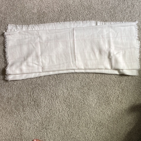 Steve Madden Wide and Long Pink Check Scarf Wrap - Picture 8 of 10